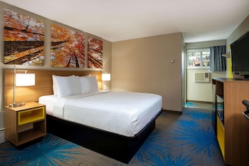 Standard Room, 1 Queen Bed