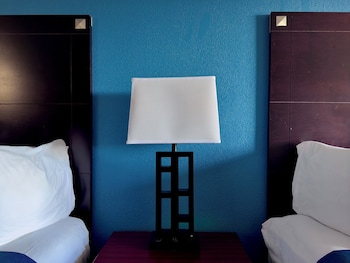 Standard Double Room, 2 Queen Beds
