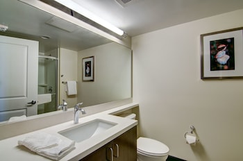 Studio Suite, 1 King Bed, Accessible (Communication, Accessible Tub)