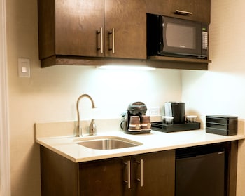 Room, 1 King Bed, Accessible, Non Smoking (Hearing & Mobility)