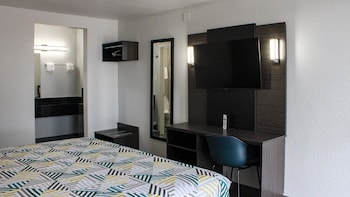 Standard Room, 1 King Bed, Smoking, Refrigerator & Microwave