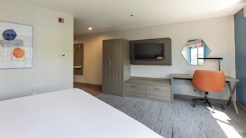 Standard Room, 1 King Bed (Extra Floor Space)