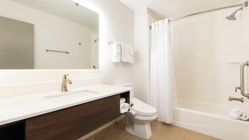 Standard Room, 1 King Bed (Extra Floor Space)