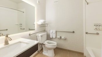 Standard Room, 1 Queen Bed, Accessible (Communications)