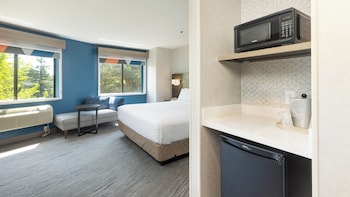 Standard Room, 1 King Bed (Extra Floor Space)