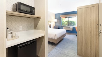 Standard Room, 1 Queen Bed, Accessible (Communications)