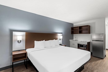 Standard Room, 1 King Bed, Non Smoking (Kitchenette, Limited)