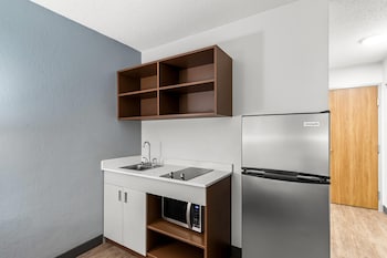 Standard Room, 1 King Bed, Non Smoking (Kitchenette, Limited)