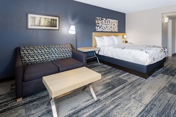 Studio Suite, 1 King Bed, Non Smoking