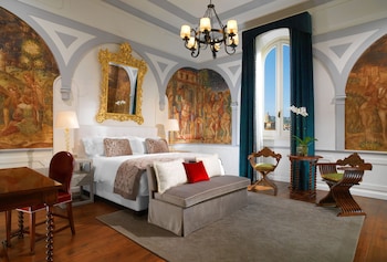 Premium Room, 1 King Bed, River View