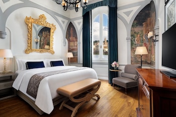 Deluxe Suite, 1 King Bed, River View