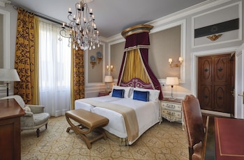 Deluxe Room, 1 King Bed