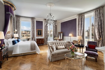 Junior Suite, 1 King Bed, River View