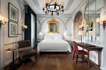 Deluxe Room, 1 King Bed