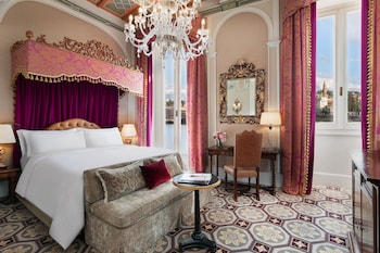 Deluxe Room, 1 King Bed, River View