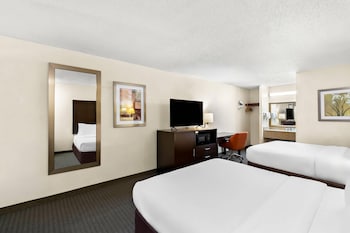 Standard Room, 2 Queen Beds, Non Smoking