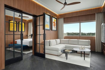 Junior Suite, 1 King Bed with Sofa bed