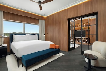 Junior Suite, 1 King Bed with Sofa bed