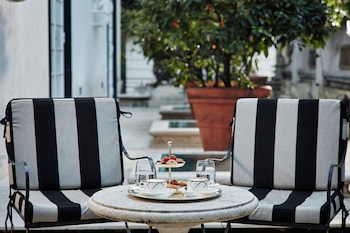 Deluxe Room, Patio