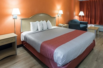 Standard Room, 1 King Bed, Smoking