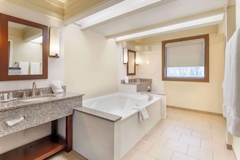 Suite, 1 King Bed, Non Smoking (1 room)