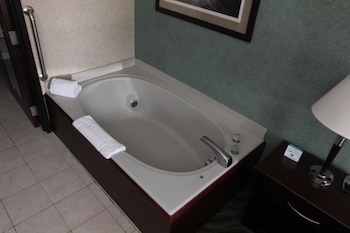 Suite, 1 King Bed, Non Smoking, Kitchenette (Oversized tub)