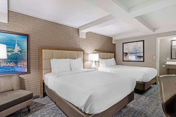 Standard Room, 2 Queen Beds, Accessible, Refrigerator