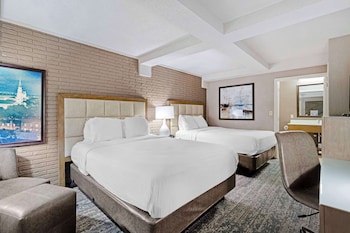 Standard Room, 2 Queen Beds, Non Smoking, Refrigerator