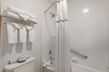 Standard Room, 2 Queen Beds, Non Smoking, Refrigerator & Microwave (Pet Friendly)