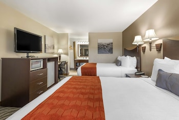 Standard Room, 2 Queen Beds, Non Smoking, Refrigerator & Microwave (Pet Friendly)