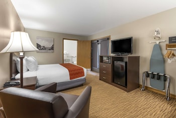 Standard Room, 1 King Bed, Accessible, Non Smoking (Bathtub)