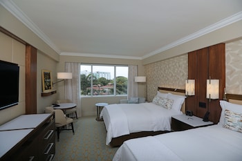 Classic Room, 2 Double Beds, Pool View