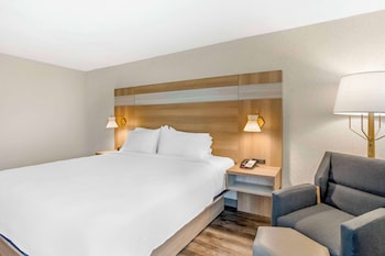Honeymoon Suite, 1 King Bed, Non Smoking, Kitchenette (with Sofabed)