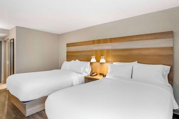 Standard Room, 2 Queen Beds, Non Smoking, Refrigerator & Microwave (Pet Friendly)