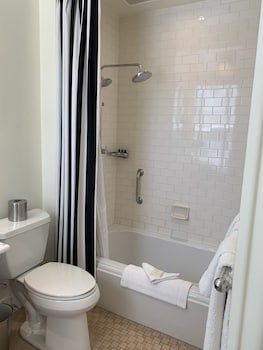 Fairmont, Studio, 1 King Bed, Non Smoking