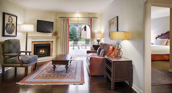 Suite, 1 Bedroom (General Vallejo,1 King)