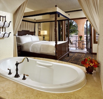 Suite, 1 King Bed (Mission Spa)