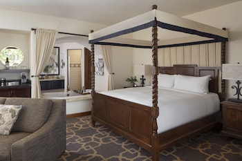 Mission Suite, 1 King Bed with Sofa bed, Non Smoking, Fireplace