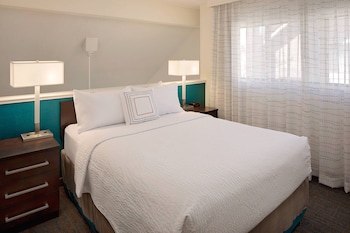 Studio, 1 Queen Bed with Sofa bed (Mobility/Hearing Accessible, Tub)