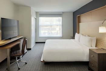 Suite, 1 Bedroom, City View