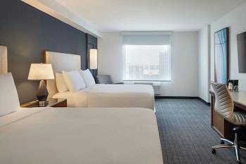 Room, 2 Queen Beds, City View