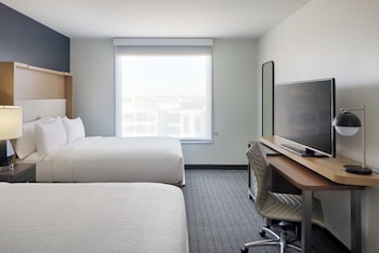 Suite, 1 Bedroom, City View (Hearing Accessible)