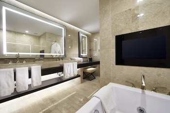 Executive Suite, 1 King Bed (Espero Suite)