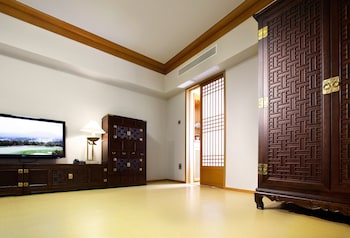 Deluxe Room (Ondol)
