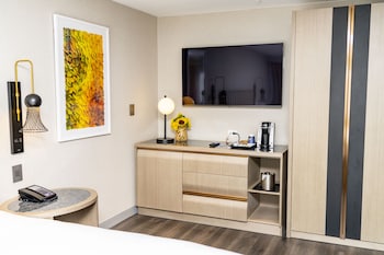 Deluxe Room, 1 King Bed
