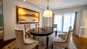 Club Suite, 1 King Bed, Club Lounge Access (Bukit)