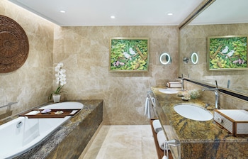 Club Suite, 1 King Bed, Club Lounge Access (Pecatu)