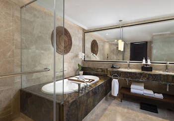 Premium Room, Club Lounge Access