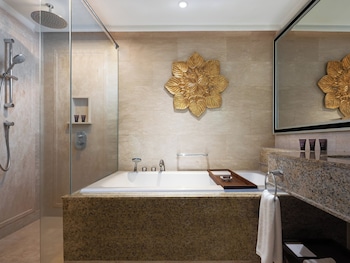 Classic Room, 2 Single Beds, Balcony, Garden View