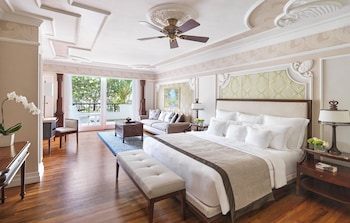 Club Suite, 1 King Bed, Club Lounge Access (Sanctuary)